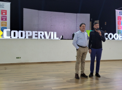 Coopervil e Sicoob Vale do Vinho celebram o Dia Internacional do Cooperativismo com palestra-show
