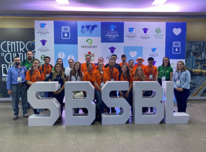 Coopervil marca presença no 14º Simpósio Brasil Sul de Bovinocultura de Leite
