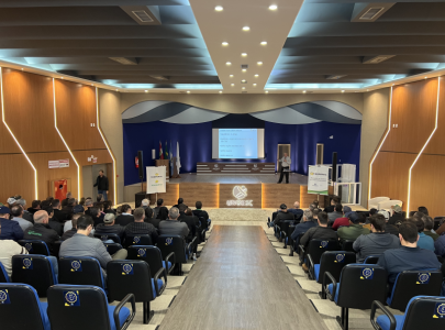 Palestra sobre Cenário Macroeconômico e Perspectivas de Mercado de Milho e Soja reúne participantes em Videira.
